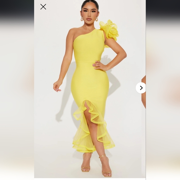Dresses & Skirts - Elegant Yellow One-Shoulder Dress